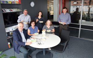 Liebe Geburtstagsgrüße an den Technologiepartner Doctronic Liebe Geburtstagsgrüße an den Technologiepartner Doctronic
